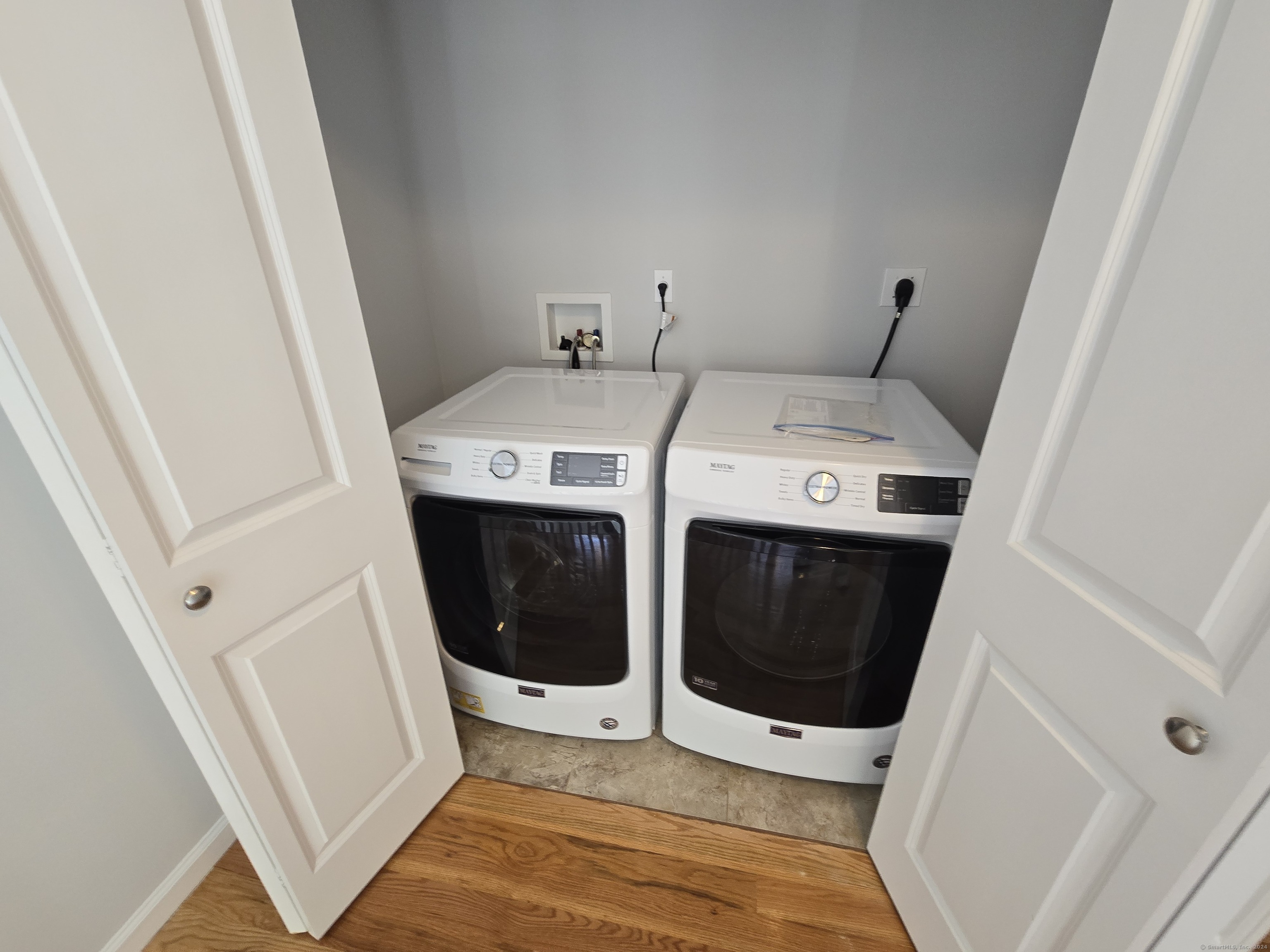 19 Oak Branch Drive Brookfield CT 06804