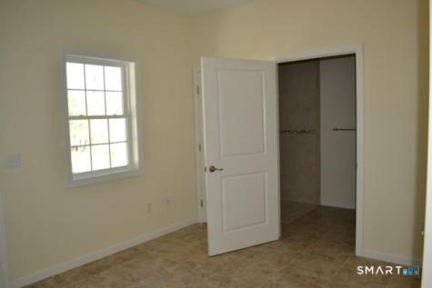 18 Oak Branch Drive Brookfield CT 06804