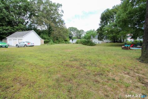 17 Pinehurst Avenue New Britain CT 06053