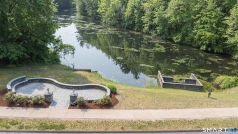 14 Last Leaf Circle Windsor CT 06095