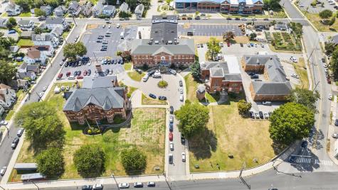 120 Broad Street New London CT 06320