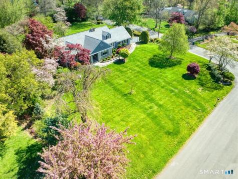 94 Fennbrook Drive Hamden CT 06517