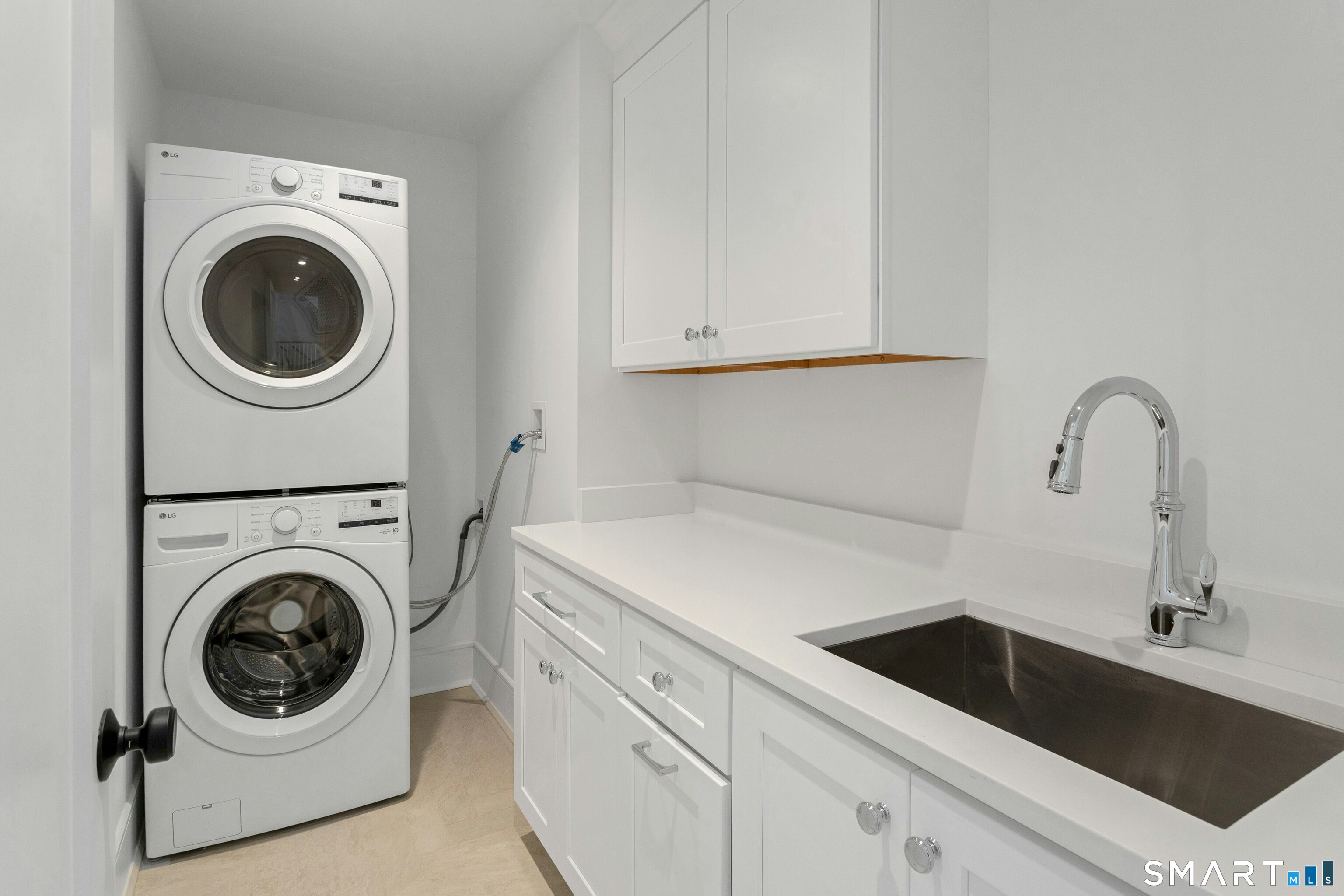 18 Old Stamford Road New Canaan CT 06840