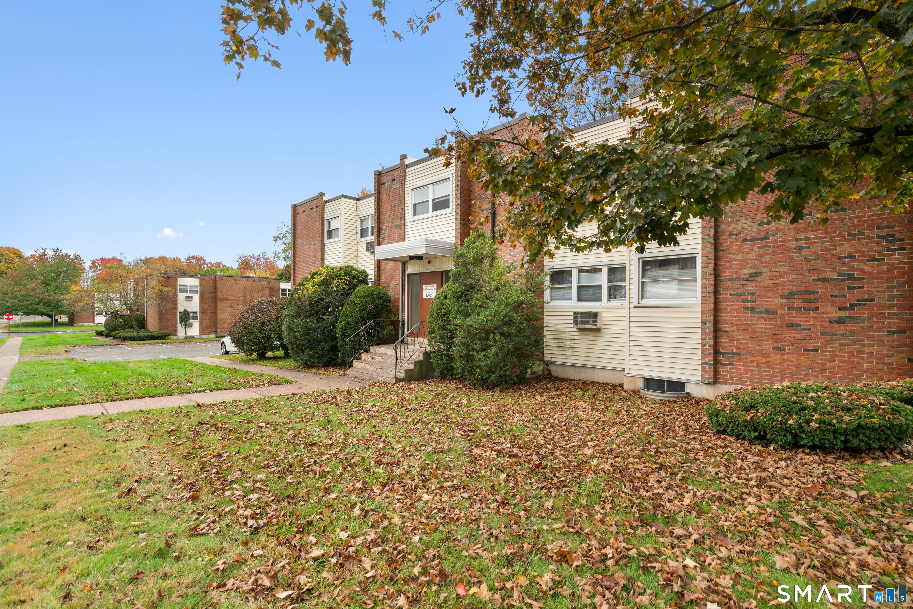 Manchester CT, Thompson Road, Unit 2B
