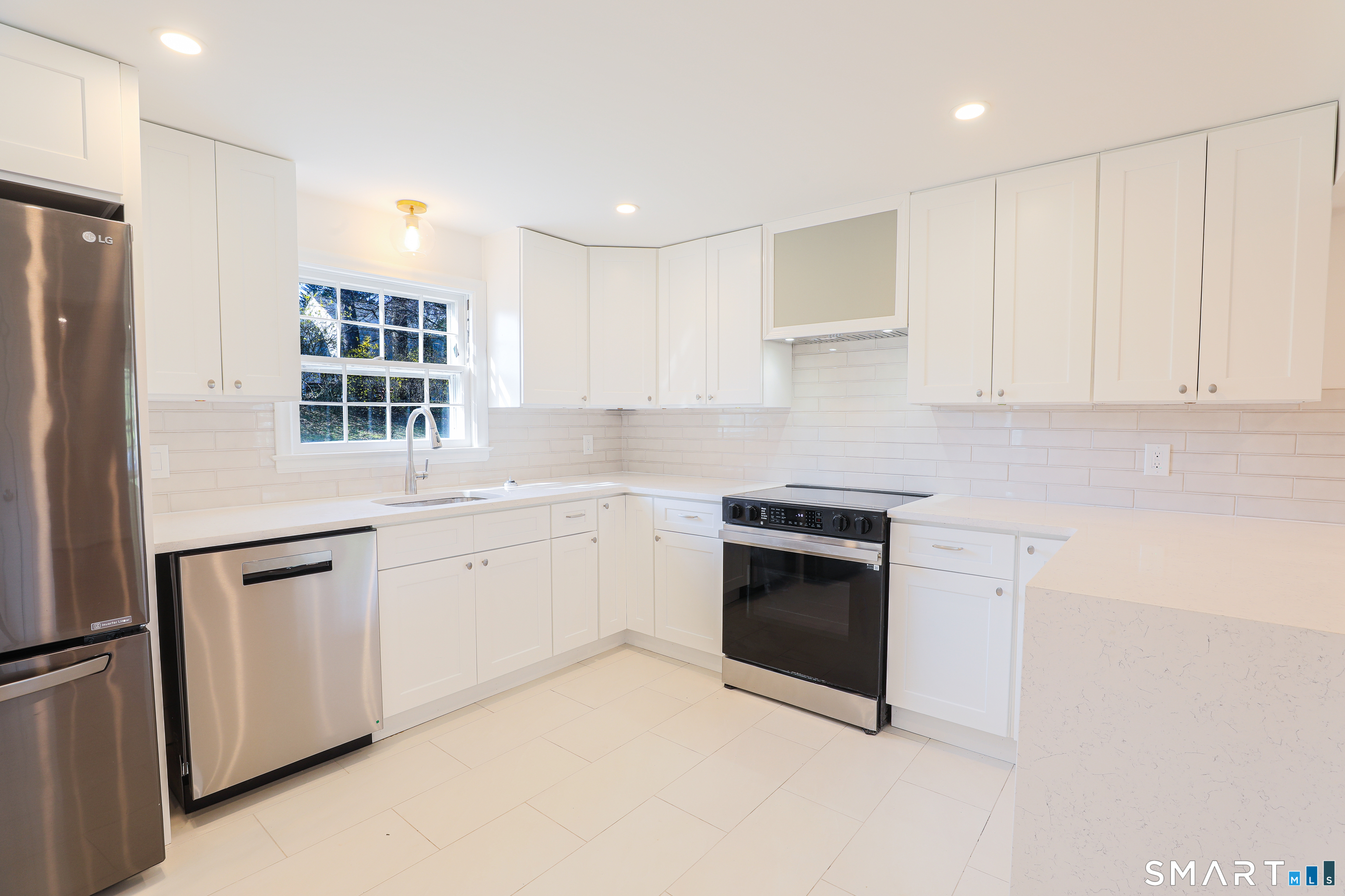 105 Hyde Road West Hartford CT 06117