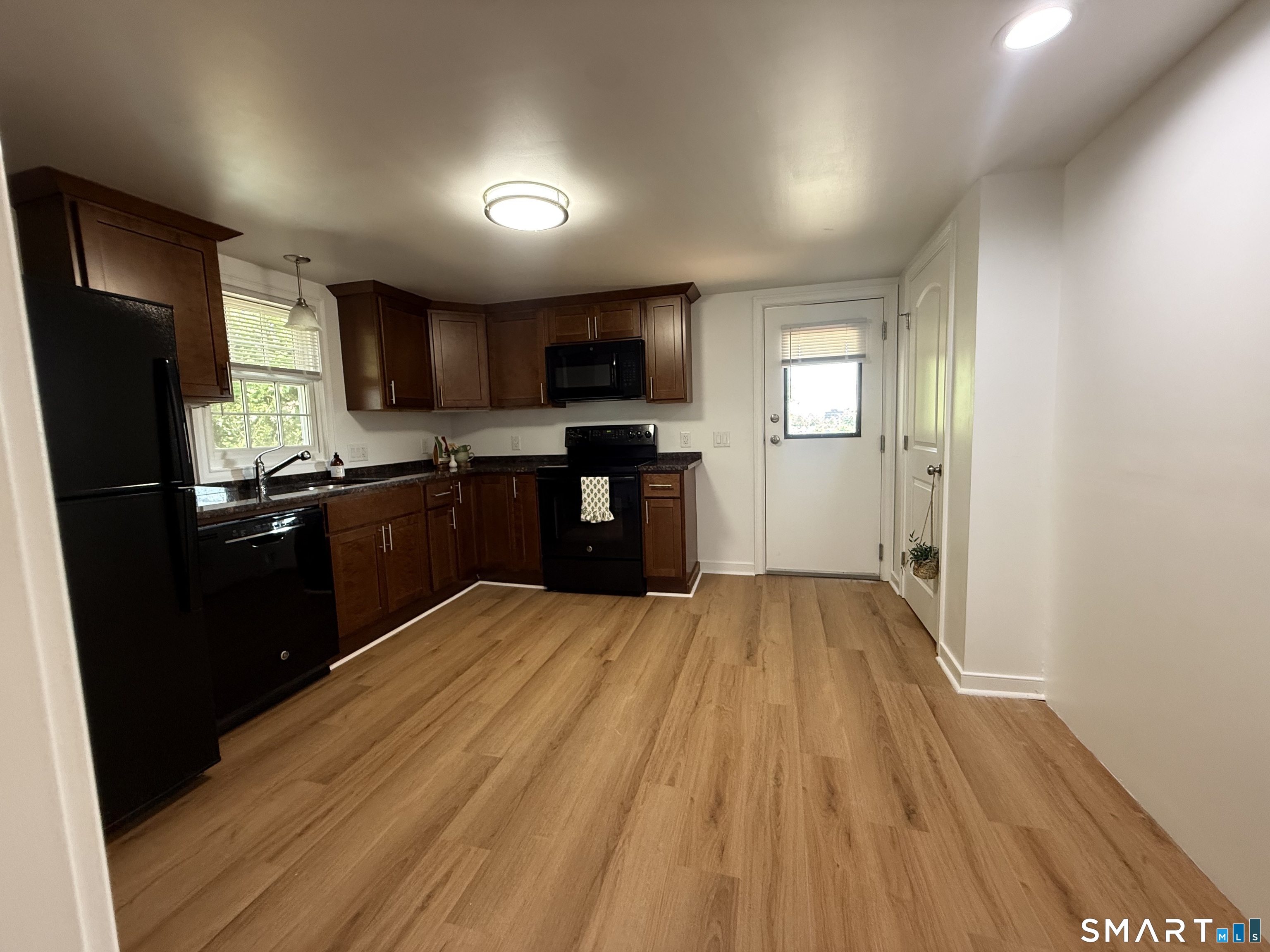 9 Brewer Street New London CT 06320