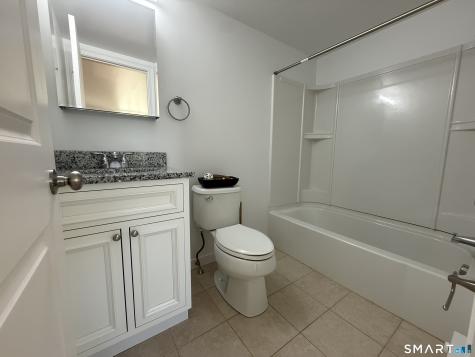 9 Brewer Street New London CT 06320