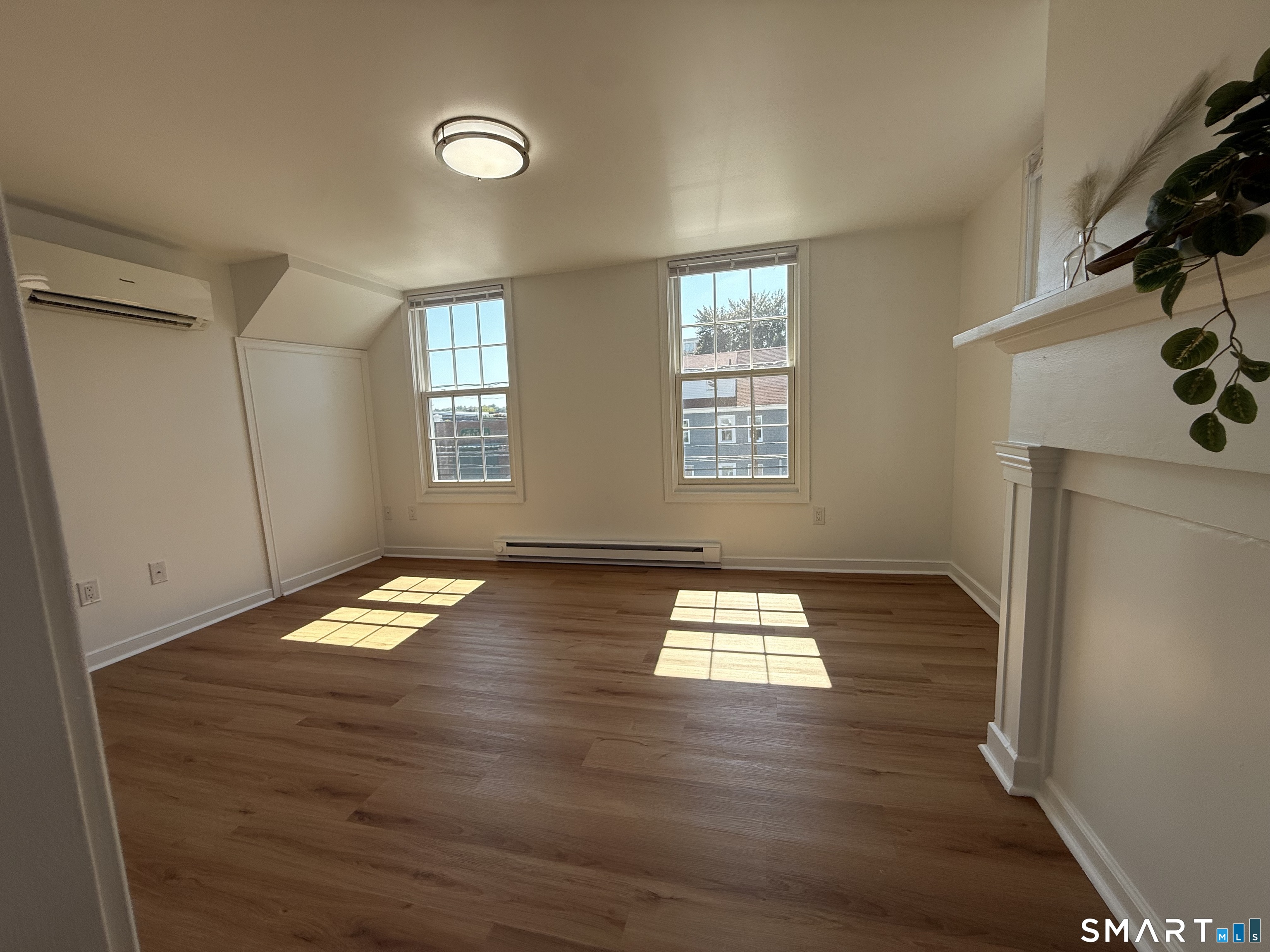 9 Brewer Street New London CT 06320