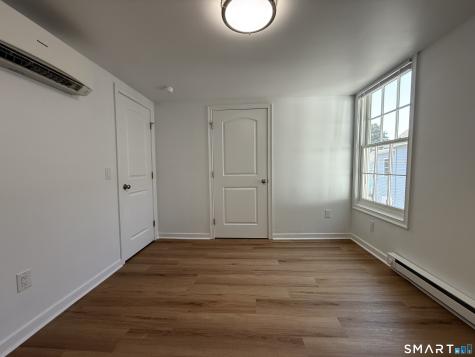 9 Brewer Street New London CT 06320