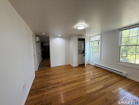 9 Brewer Street New London CT 06320