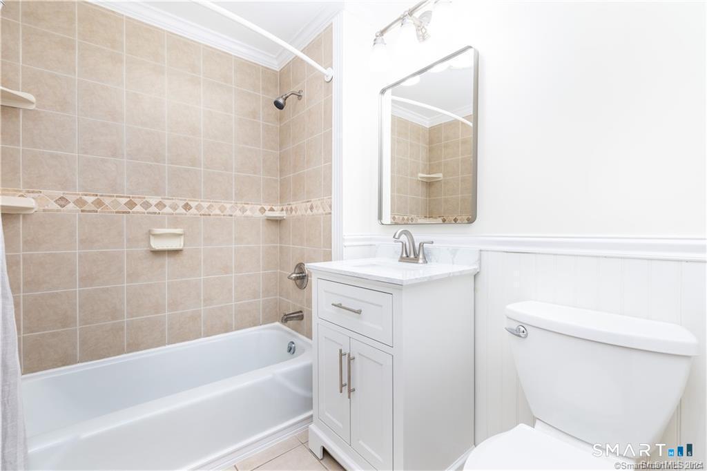 108 Oakwood Avenue West Hartford CT 06119