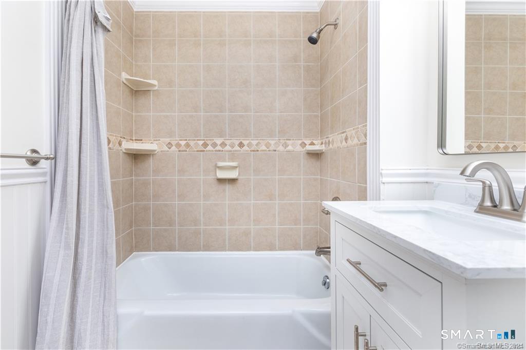 108 Oakwood Avenue West Hartford CT 06119