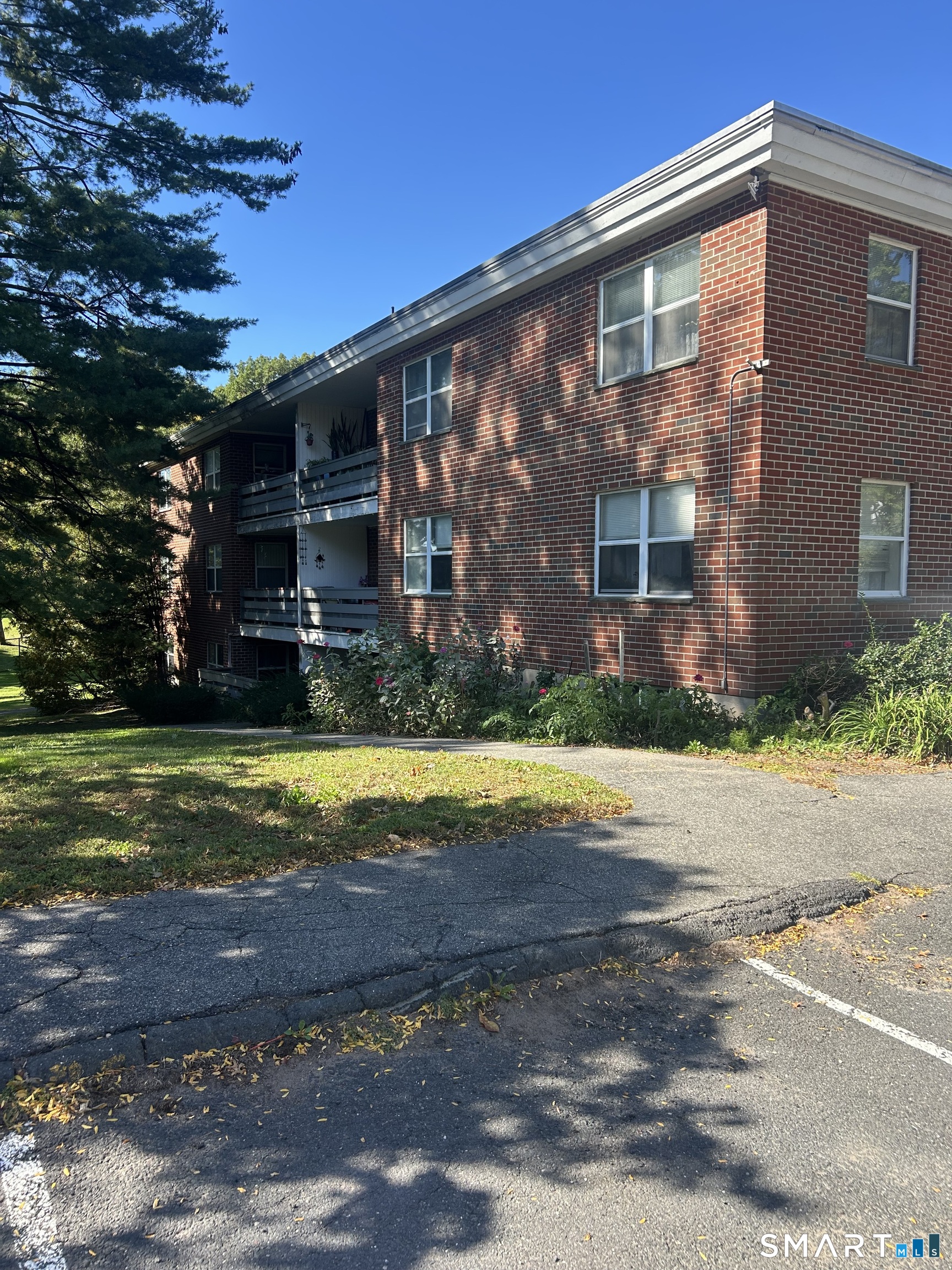 108 Oakwood Avenue West Hartford CT 06119