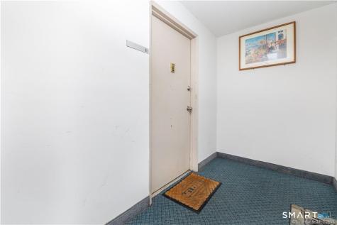 108 Oakwood Avenue West Hartford CT 06119