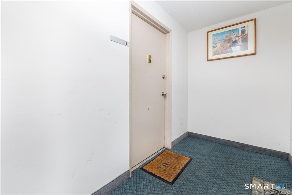 108 Oakwood Avenue West Hartford CT 06119