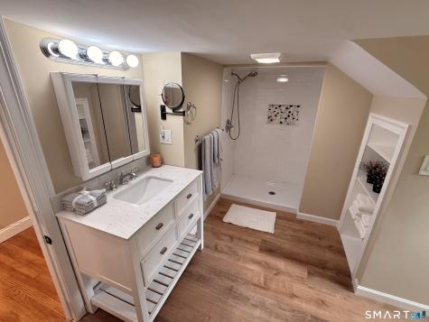 20 Hydelor Avenue Prospect CT 06712