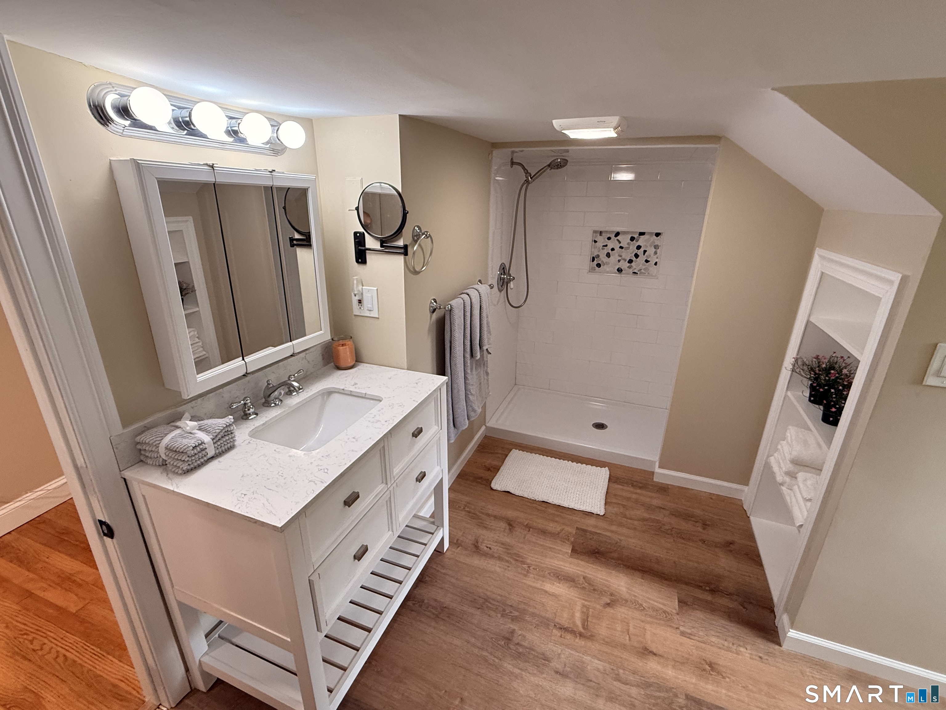 20 Hydelor Avenue Prospect CT 06712