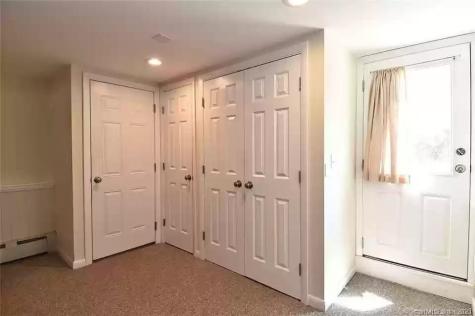 21 Mcdermott Circle Hamden CT 06518