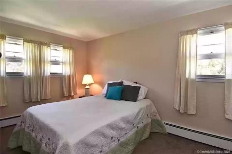 21 Mcdermott Circle Hamden CT 06518