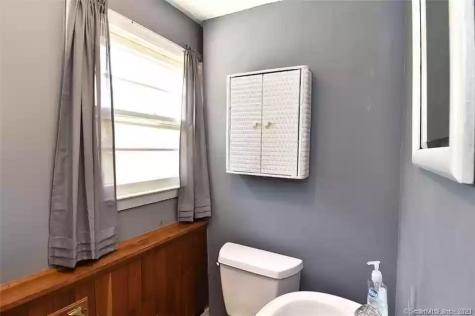 21 Mcdermott Circle Hamden CT 06518