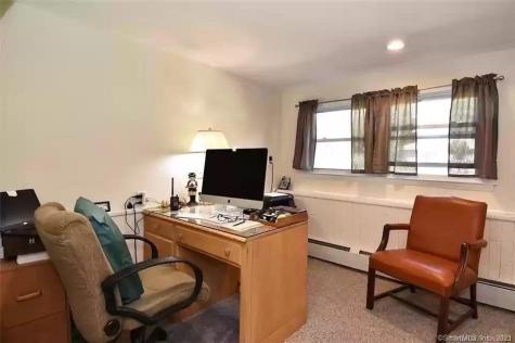 21 Mcdermott Circle Hamden CT 06518