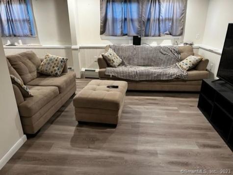 21 Mcdermott Circle Hamden CT 06518