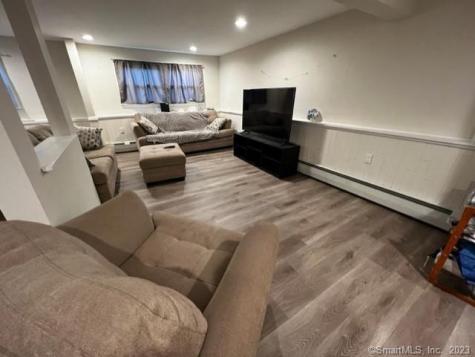 21 Mcdermott Circle Hamden CT 06518