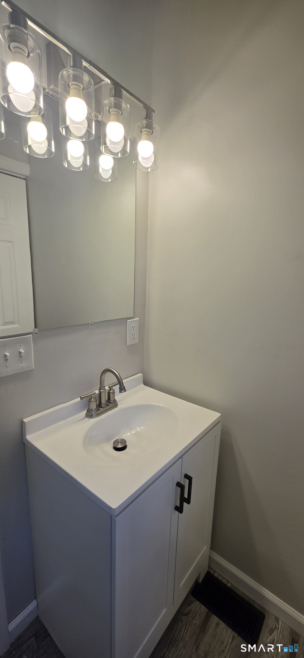 279 Captain Thomas Boulevard West Haven CT 06516