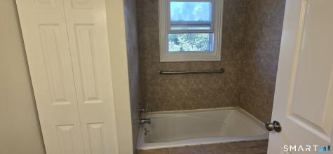 279 Captain Thomas Boulevard West Haven CT 06516