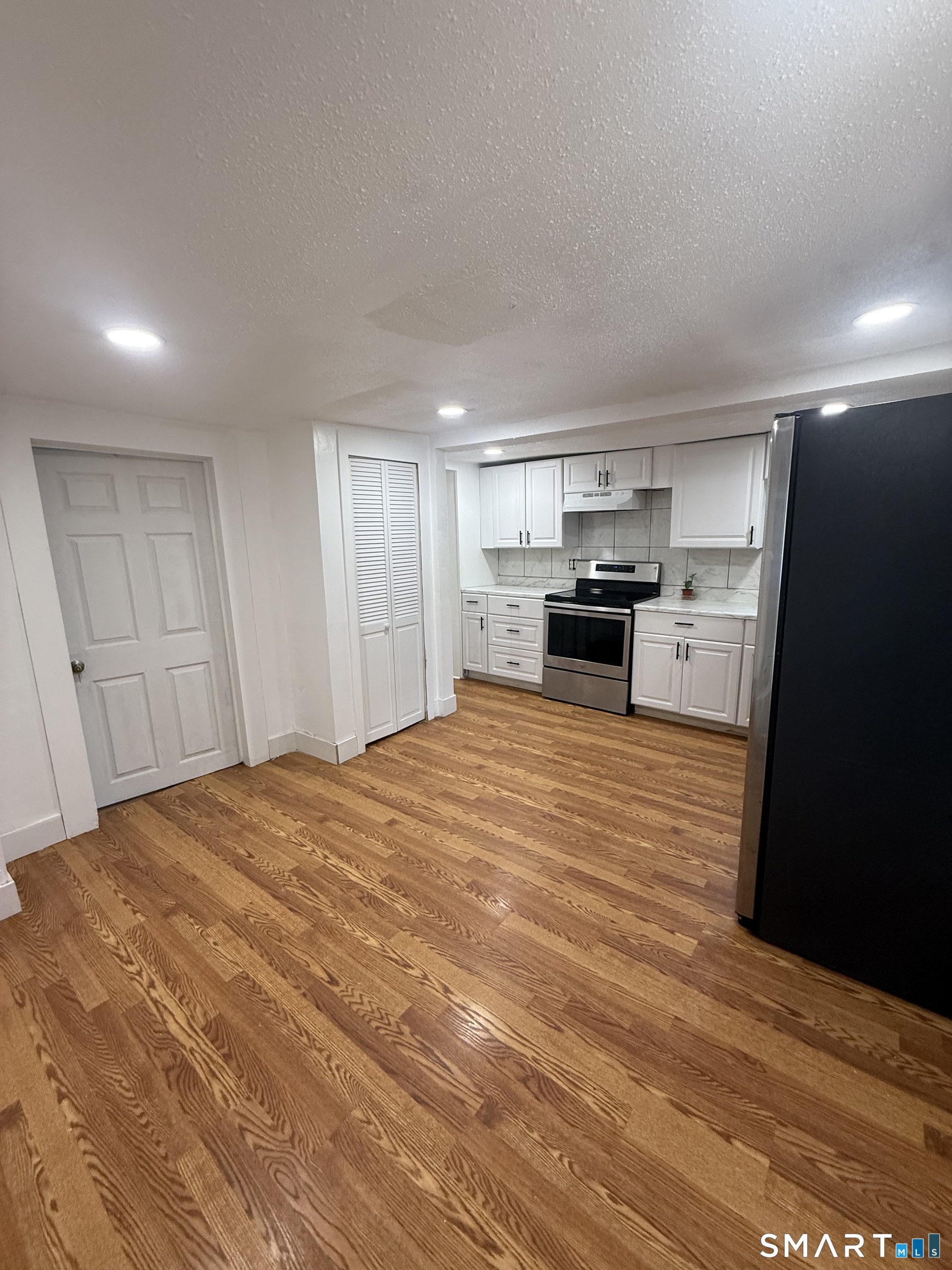 172 Dekalb Avenue Bridgeport CT 06607