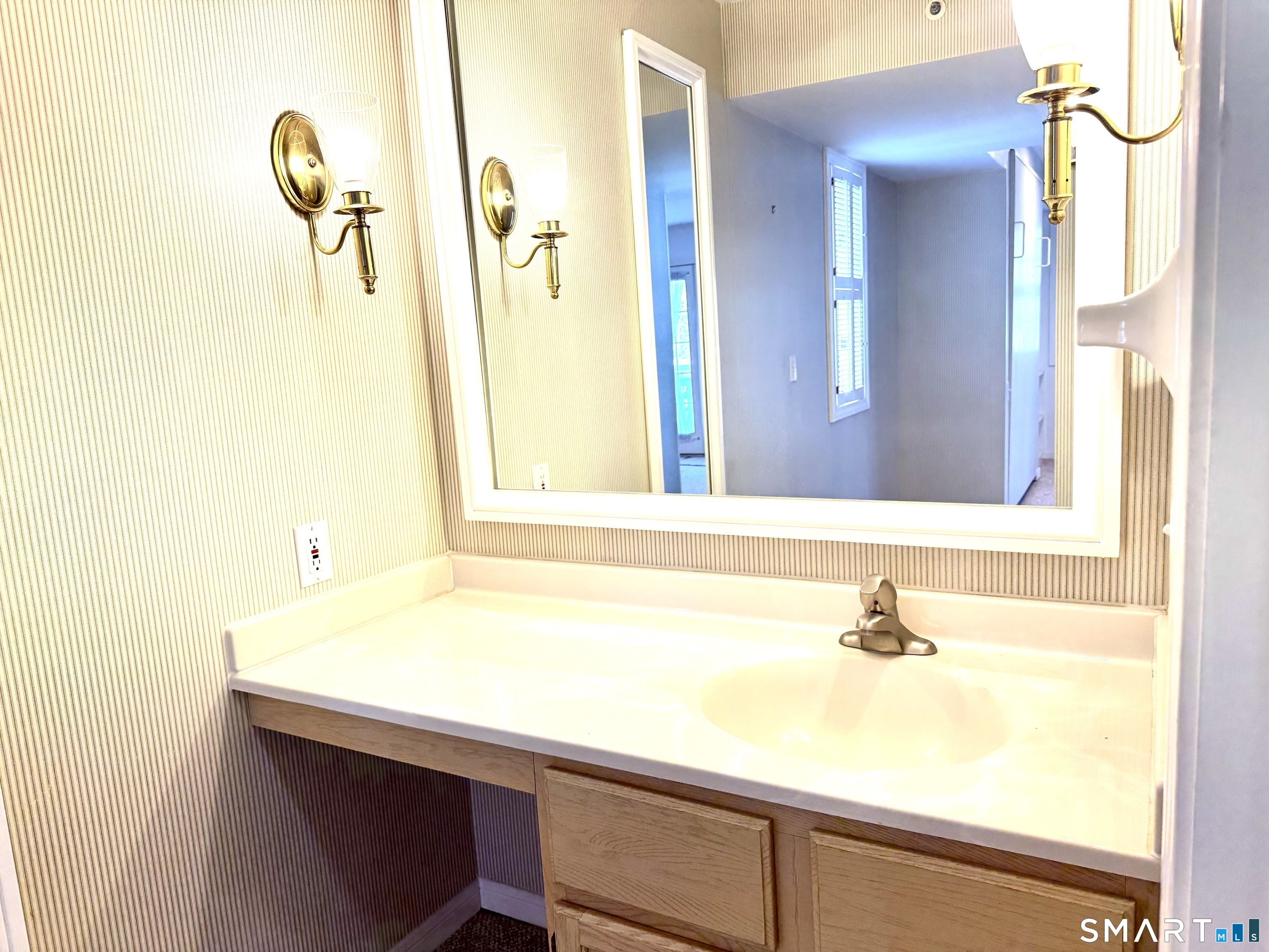 823 Old Pond Lane Norwich CT 06360