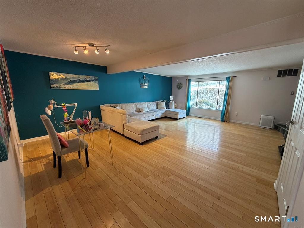 81 Cliffside Drive Manchester CT 06042