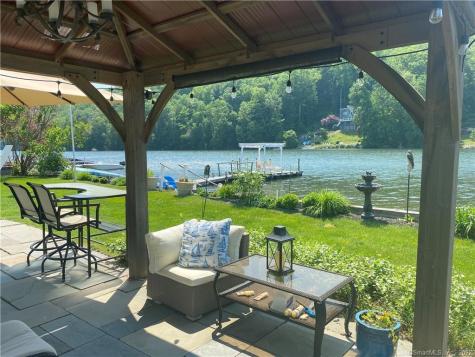 17 Pinewood Shores Sherman CT 06784