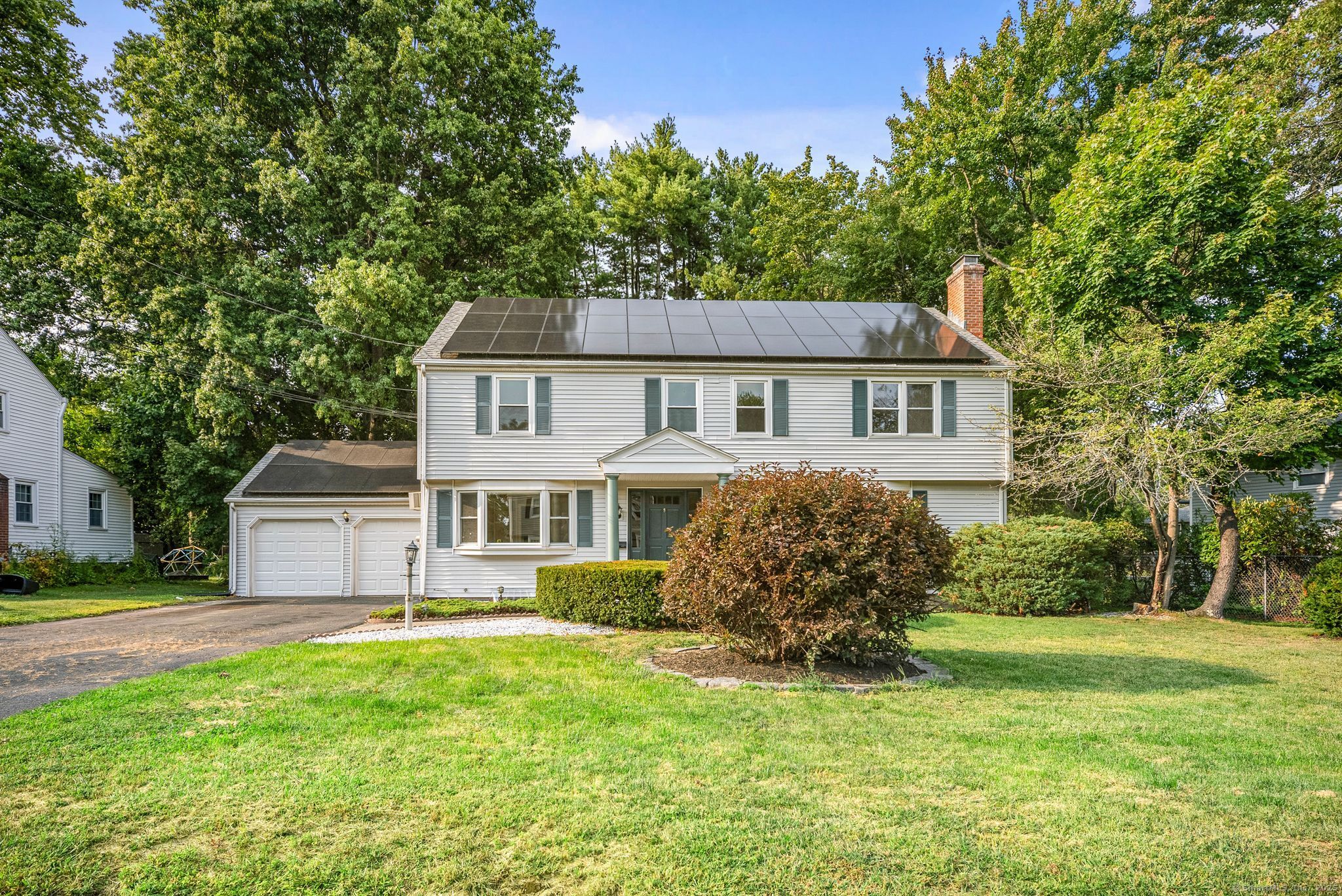 8 Tanglewood Road West Hartford CT 06117