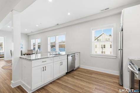 82 Wall Street Madison CT 06443