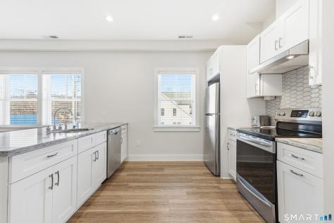 82 Wall Street Madison CT 06443