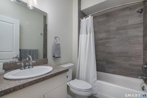 82 Wall Street Madison CT 06443