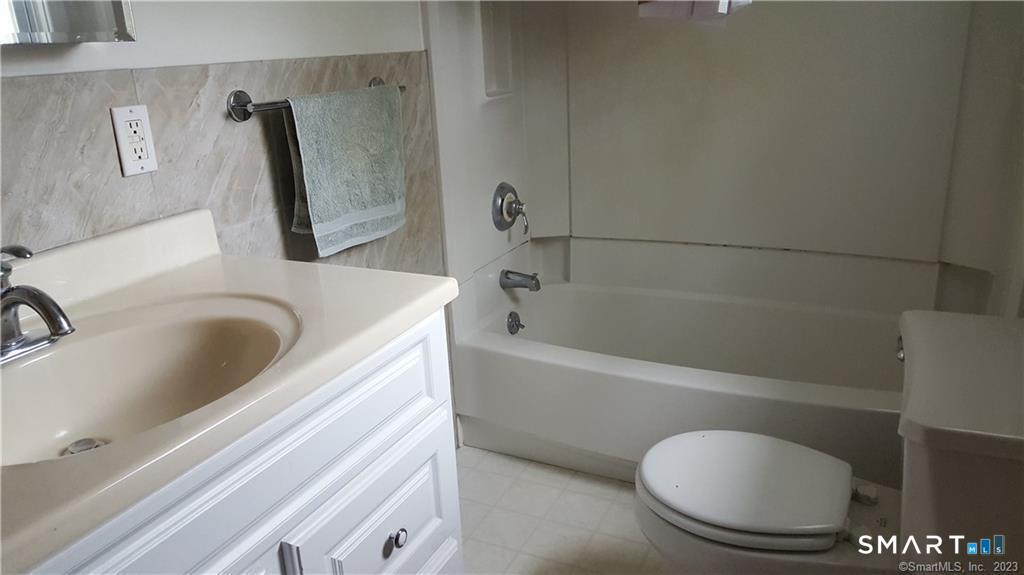 38 South Broad Street Stonington CT 06379