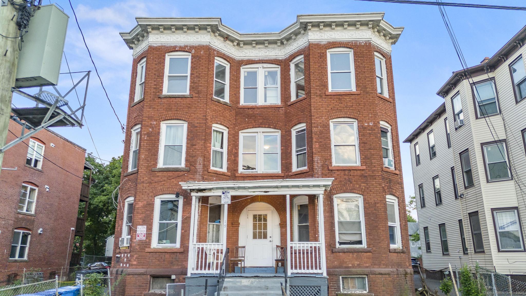 19-21 Whitmore Street Hartford CT 06114