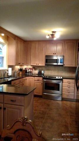 19 Sunshine Road Waterford CT 06375