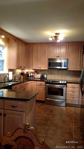 19 Sunshine Road Waterford CT 06375