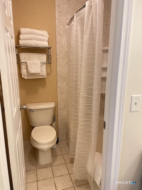 221 Old Pond Lane Norwich CT 06360