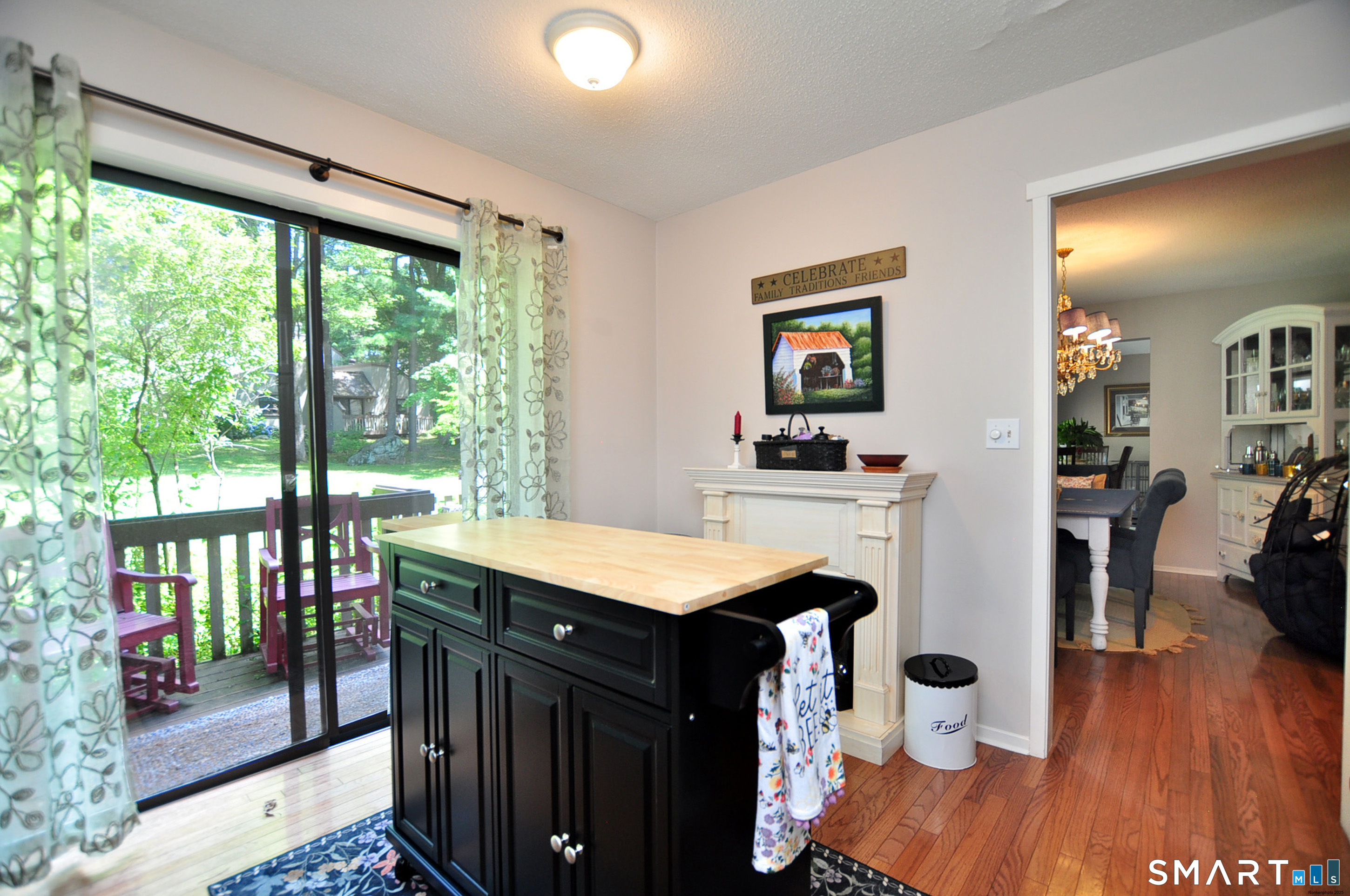 16 Applewood Lane Avon CT 06001