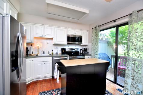 16 Applewood Lane Avon CT 06001