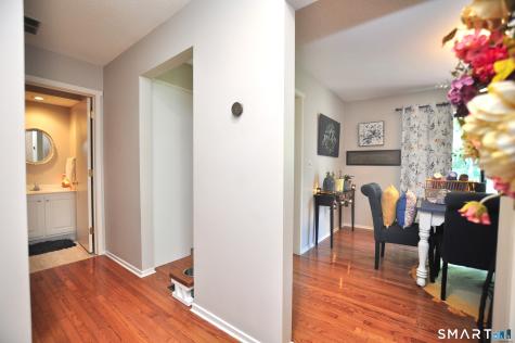 16 Applewood Lane Avon CT 06001