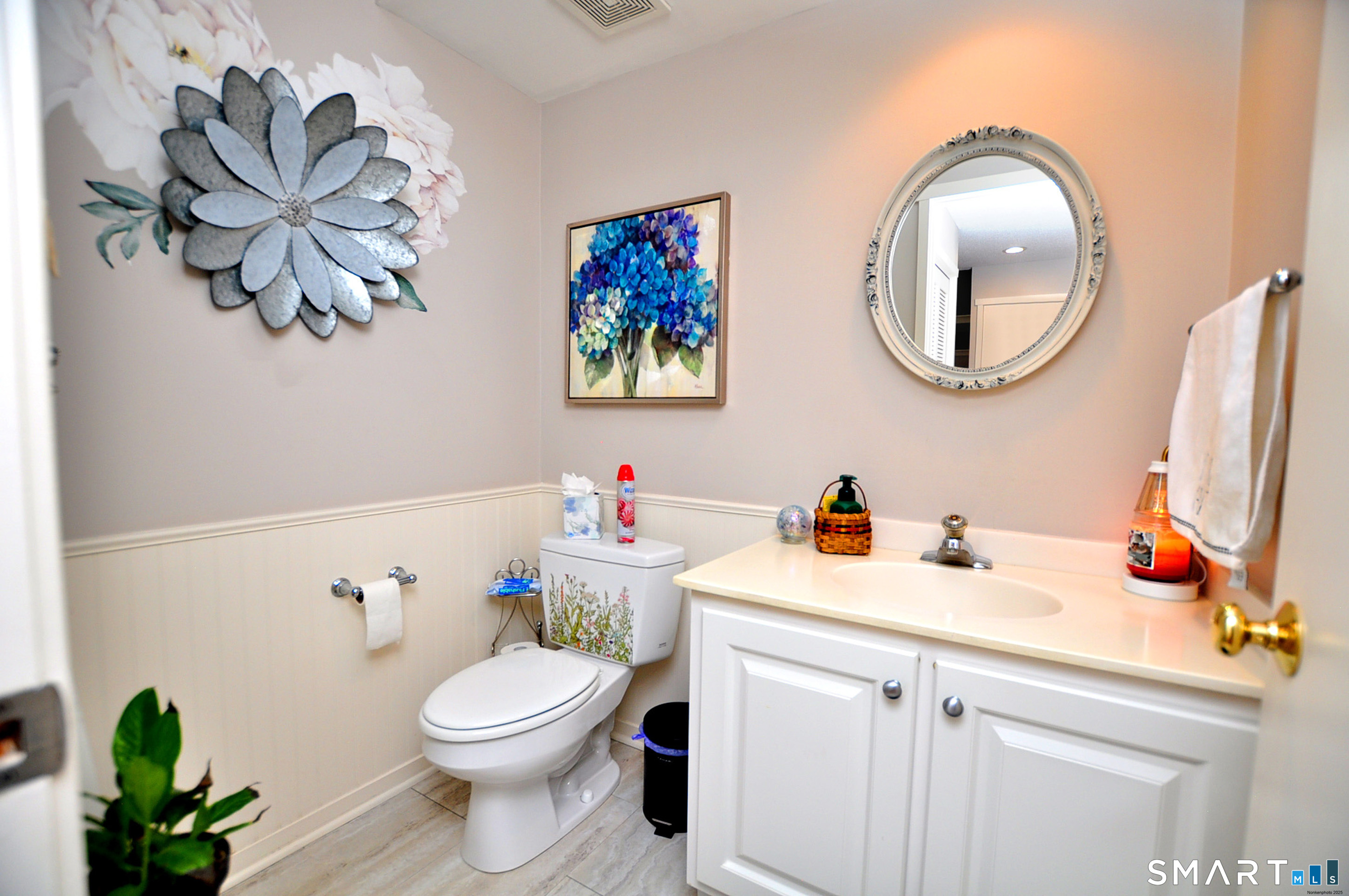 16 Applewood Lane Avon CT 06001