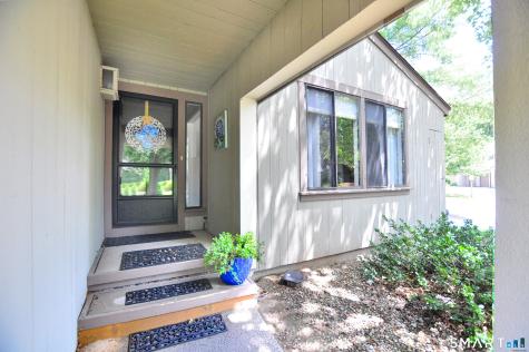 16 Applewood Lane Avon CT 06001