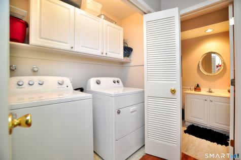16 Applewood Lane Avon CT 06001