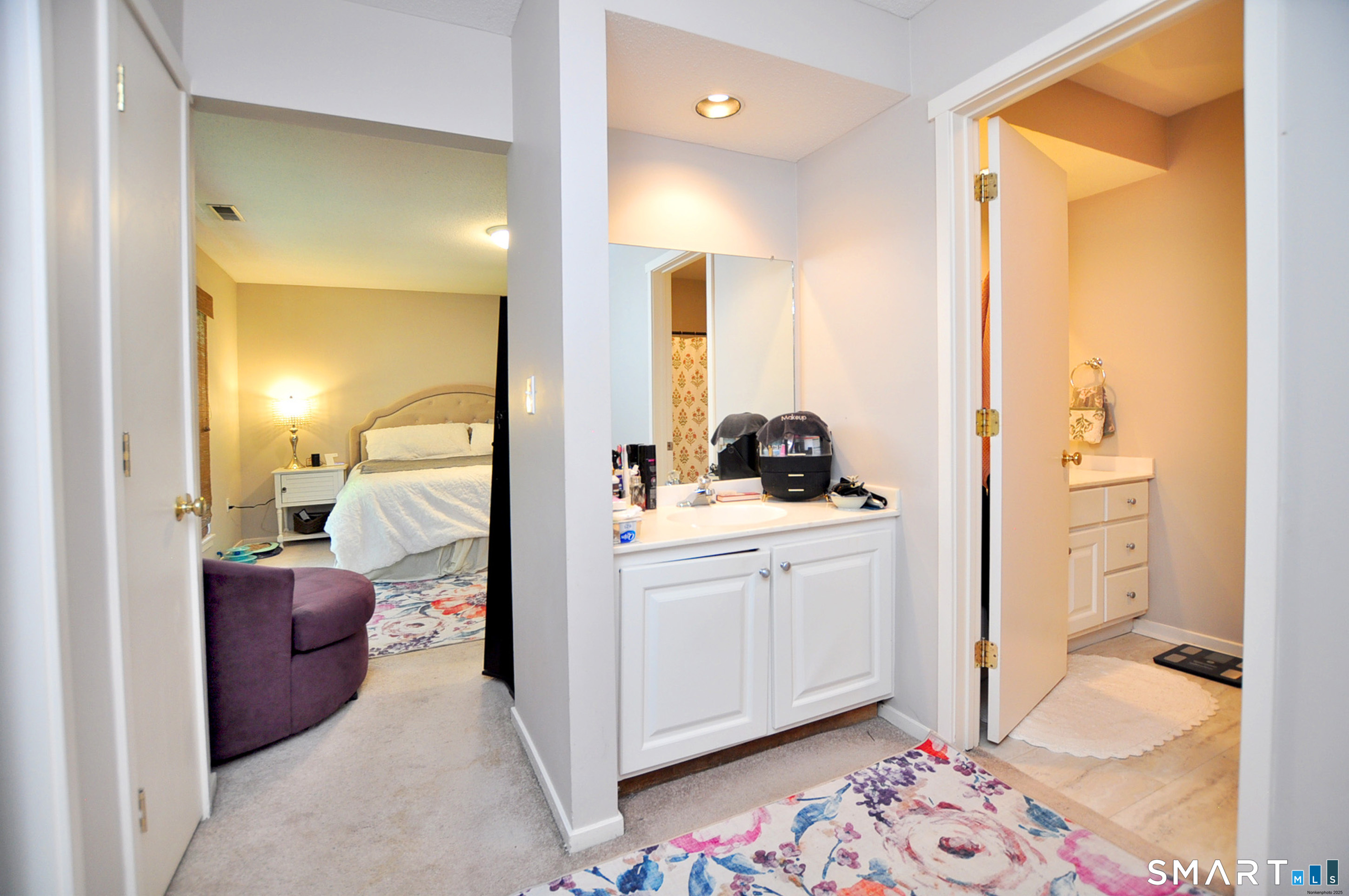 16 Applewood Lane Avon CT 06001