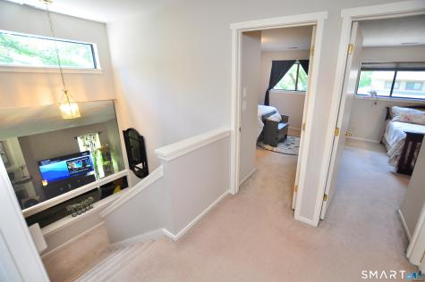16 Applewood Lane Avon CT 06001